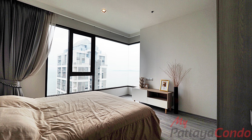 Aeras Beachfront Jomtien Condo For Sale - AERAS06
