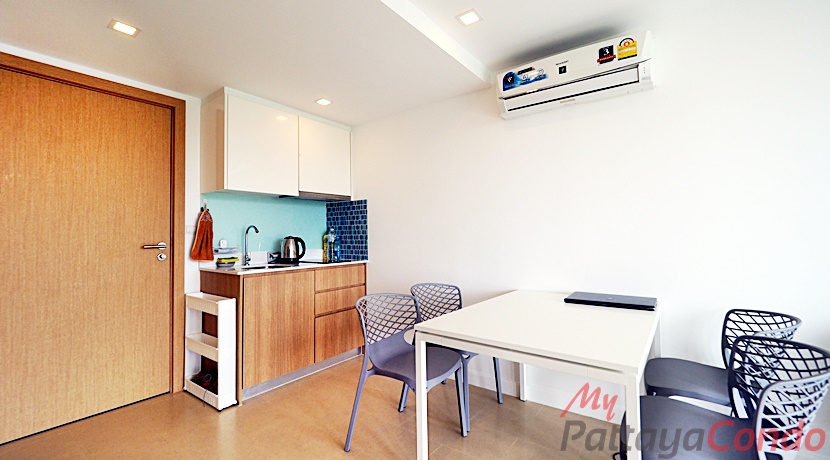 Aurora Pratumnak Pattaya Condo For Sale - AR05