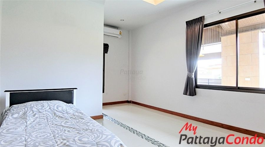 Baan Piam Mongkol Village Huay Yai Pattaya Pool Villa For Sale - HEPMK01
