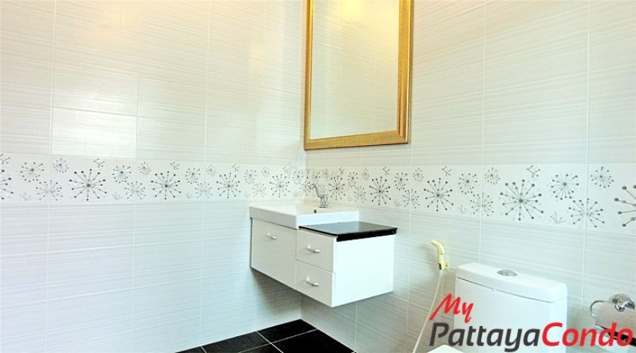 Baan Piam Mongkol Village Huay Yai Pattaya Pool Villa For Sale - HEPMK01