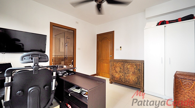 Beverly Hills Village Pattaya Townhouse For Sale - HP0006