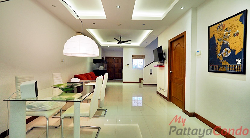 Beverly Hills Village Pattaya Townhouse For Sale - HP0006