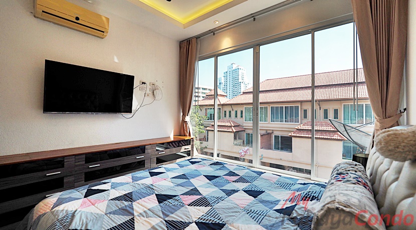 Beverly Hills Village Pattaya Townhouse For Sale - HP0006