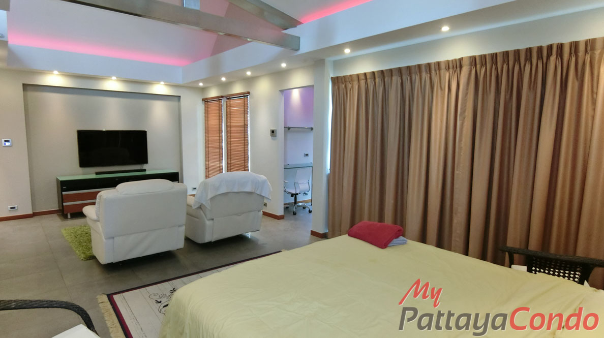 Boutique Garden Pool Villas Jomtien House For Sale - HJCTD02