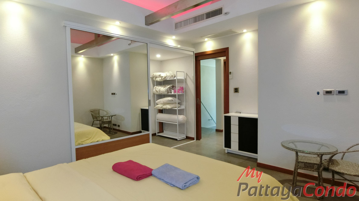 Boutique Garden Pool Villas Jomtien House For Sale - HJCTD02