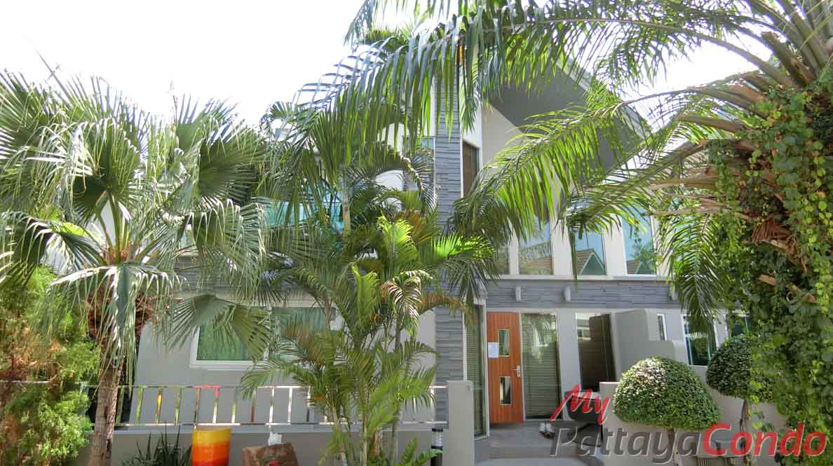 Boutique Garden Pool Villas Jomtien House For Sale - HJCTD02