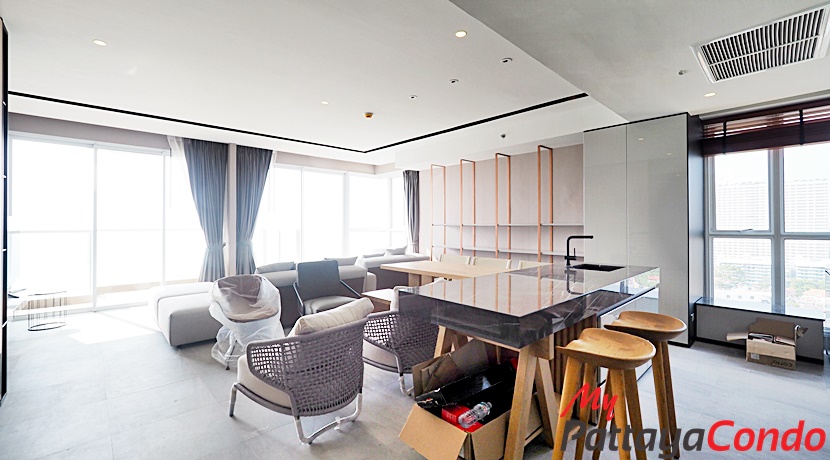 Cetus Beachfront Condo Pattaya For Sale - CETUS04