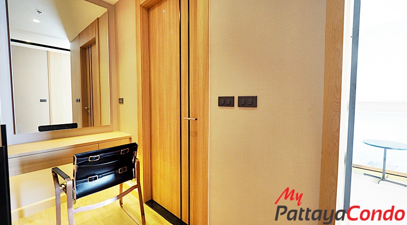 Cetus Beachfront Condo Pattaya For Sale - CETUS04-25