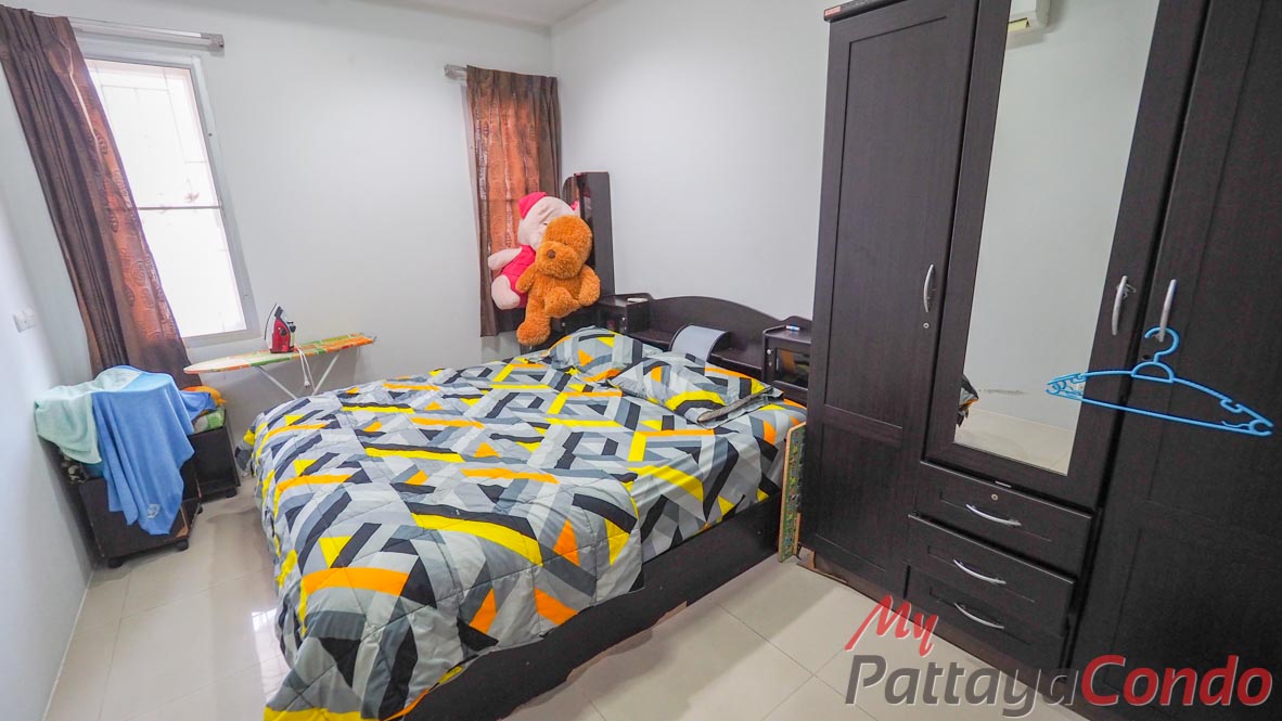 Chokchai Village 7 Townhouse Pattaya For Sale - HECCV701