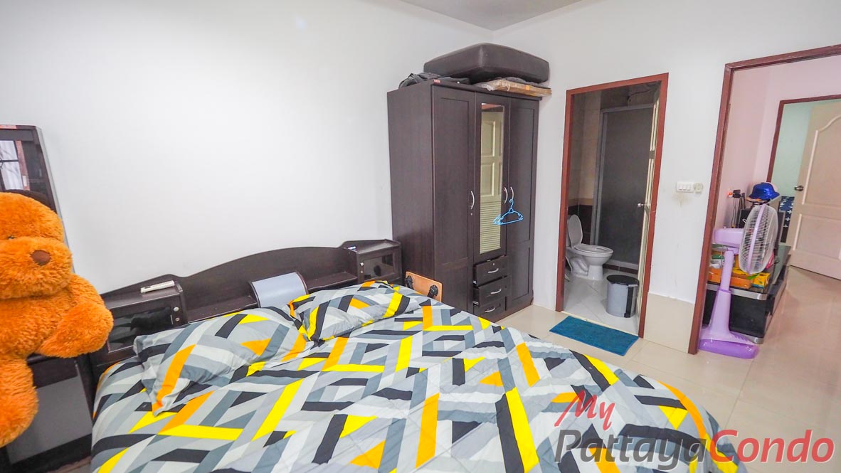 Chokchai Village 7 Townhouse Pattaya For Sale - HECCV701