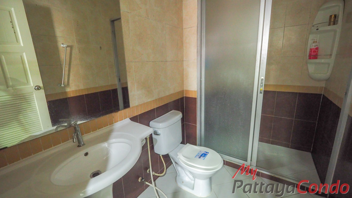 Chokchai Village 7 Townhouse Pattaya For Sale - HECCV701