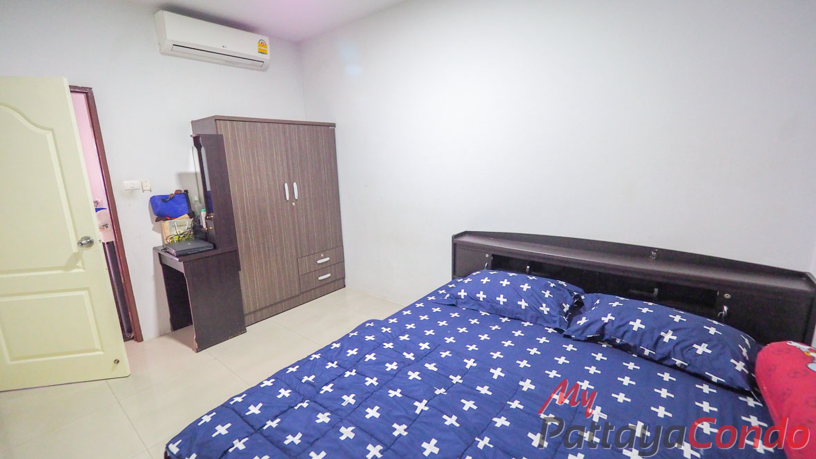 Chokchai Village 7 Townhouse Pattaya For Sale - HECCV701