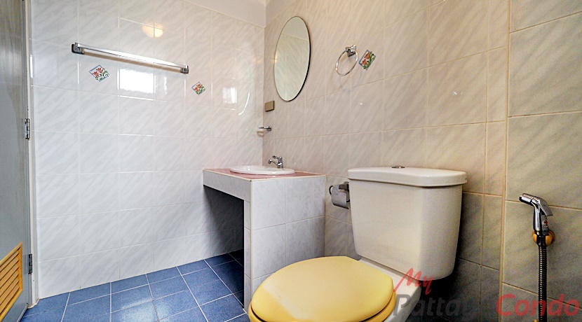 Commercial Shophouse For Sale Central Pattaya - CCP0001