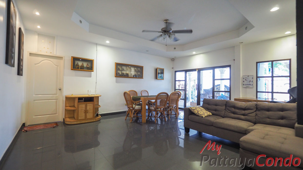 Ekmongkol Village 1 Pattaya For Sale - HEEMK01