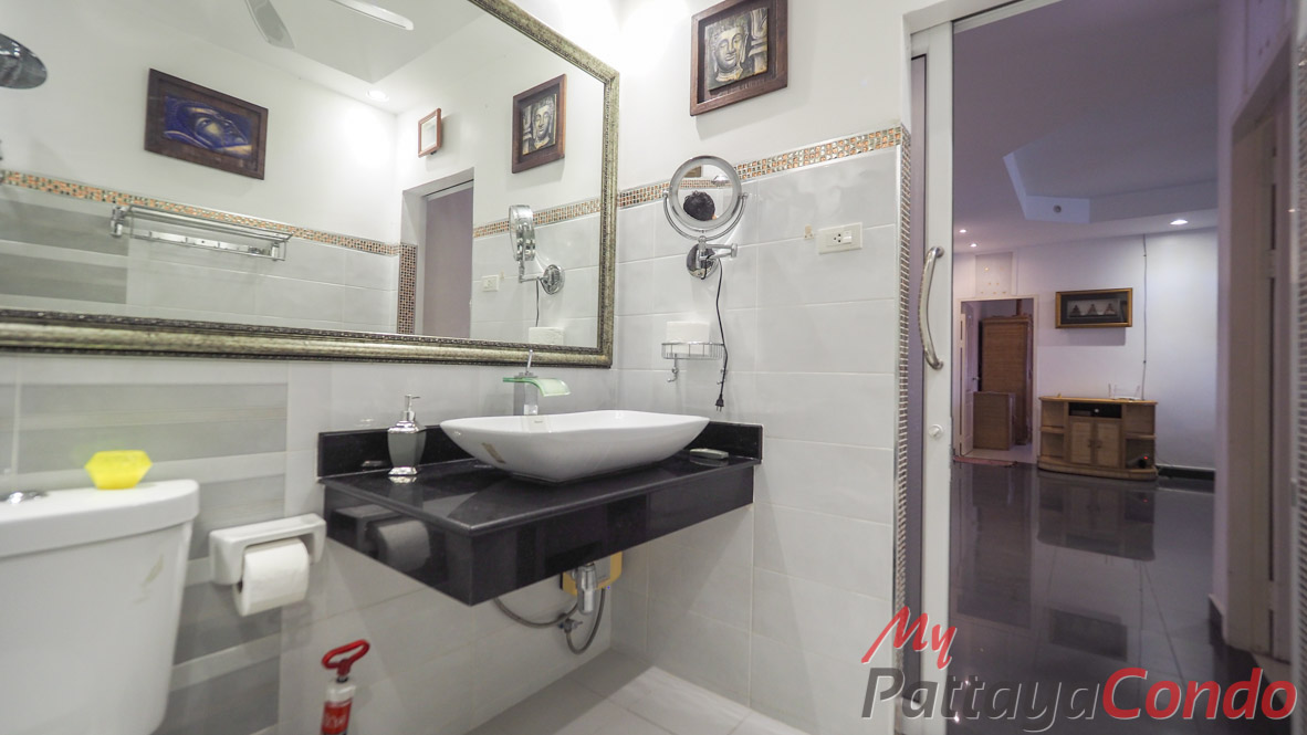 Ekmongkol Village 1 Pattaya For Sale - HEEMK01