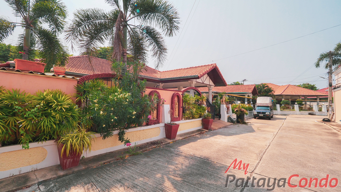 Ekmongkol Village 1 Pattaya For Sale - HEEMK01