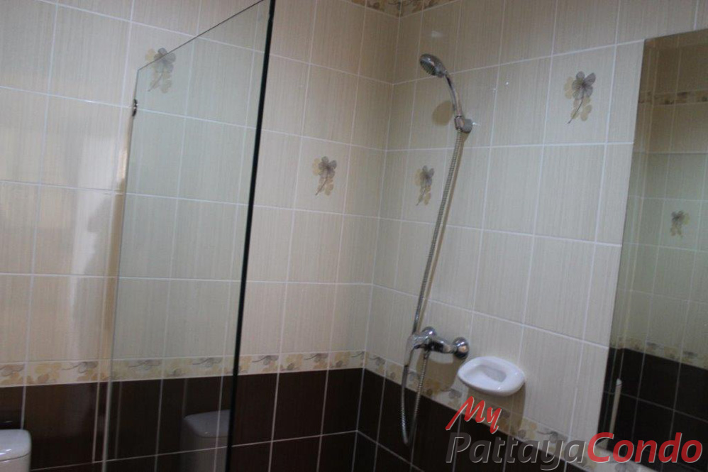 Green Field Villas 3 East Pattaya House For Sale - HEGF302