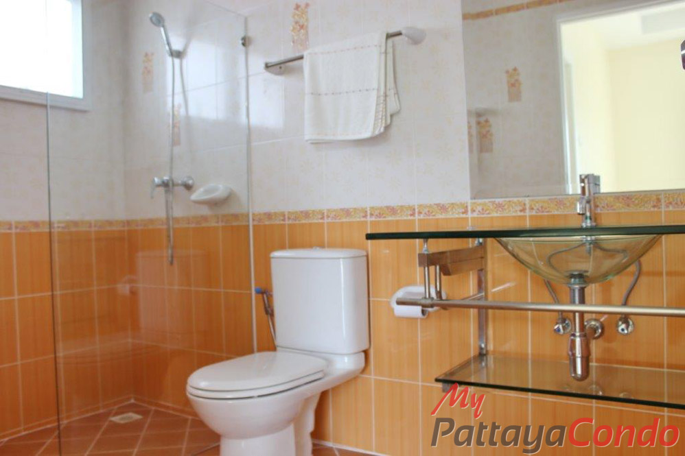 Green Field Villas 3 East Pattaya House For Sale - HEGF302
