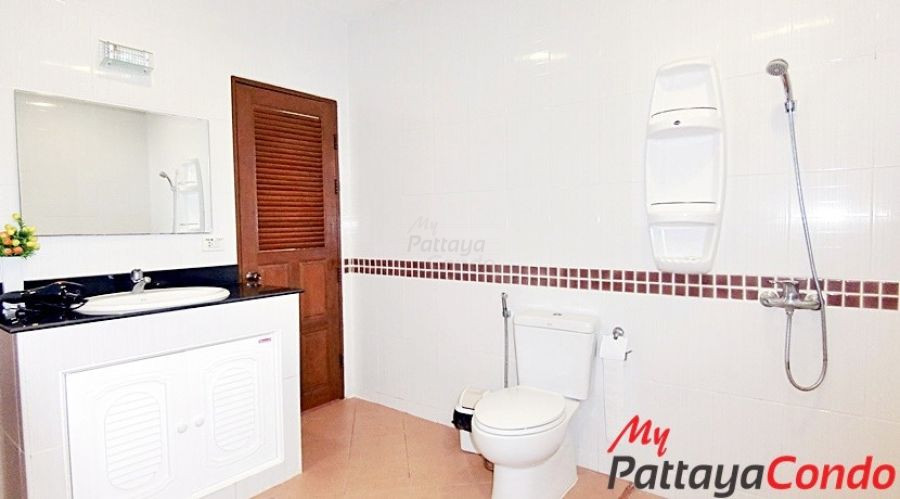 Impress House Village East Pattaya House For Sale - HEIS01