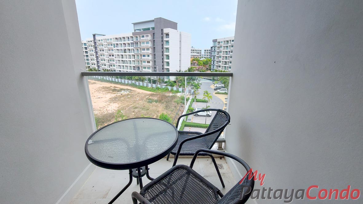 Laguna Beach Resort 3 The Maldives Pattaya Condo For Sale - LBR3M34
