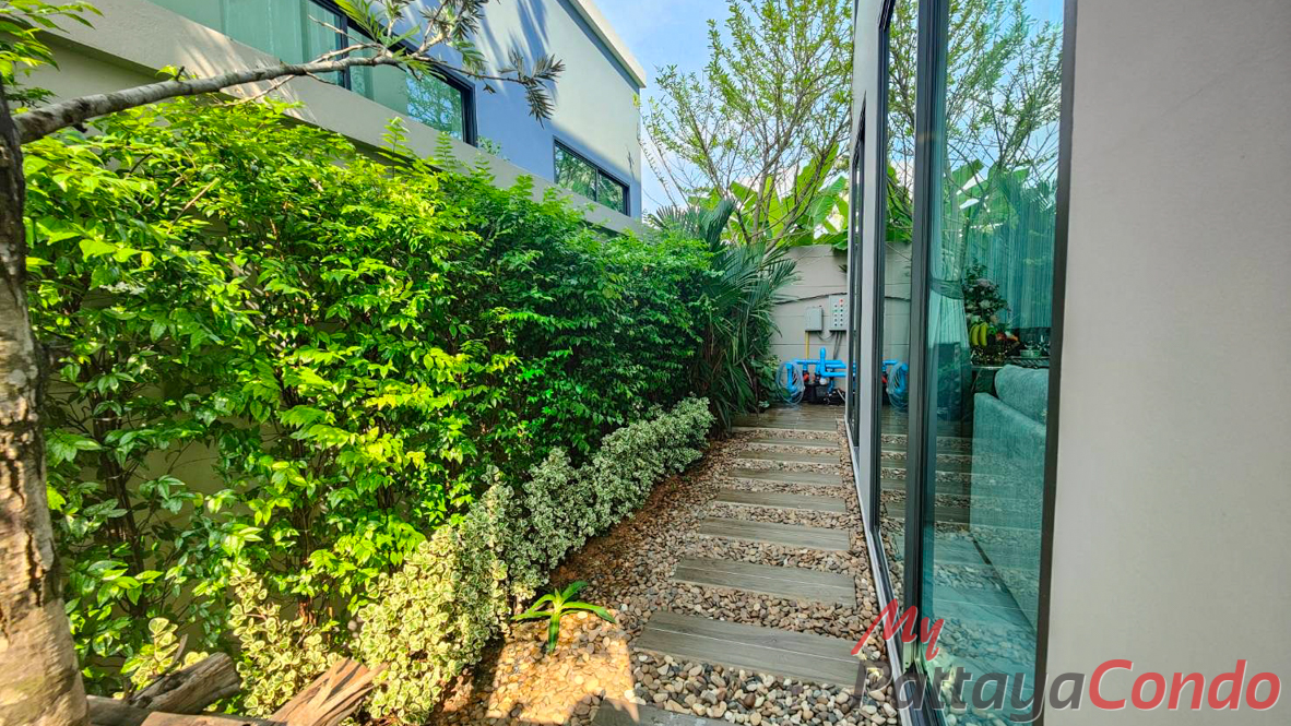 Madcha Nirvana Huay Yai Pattaya House For Sale - HEMCN01