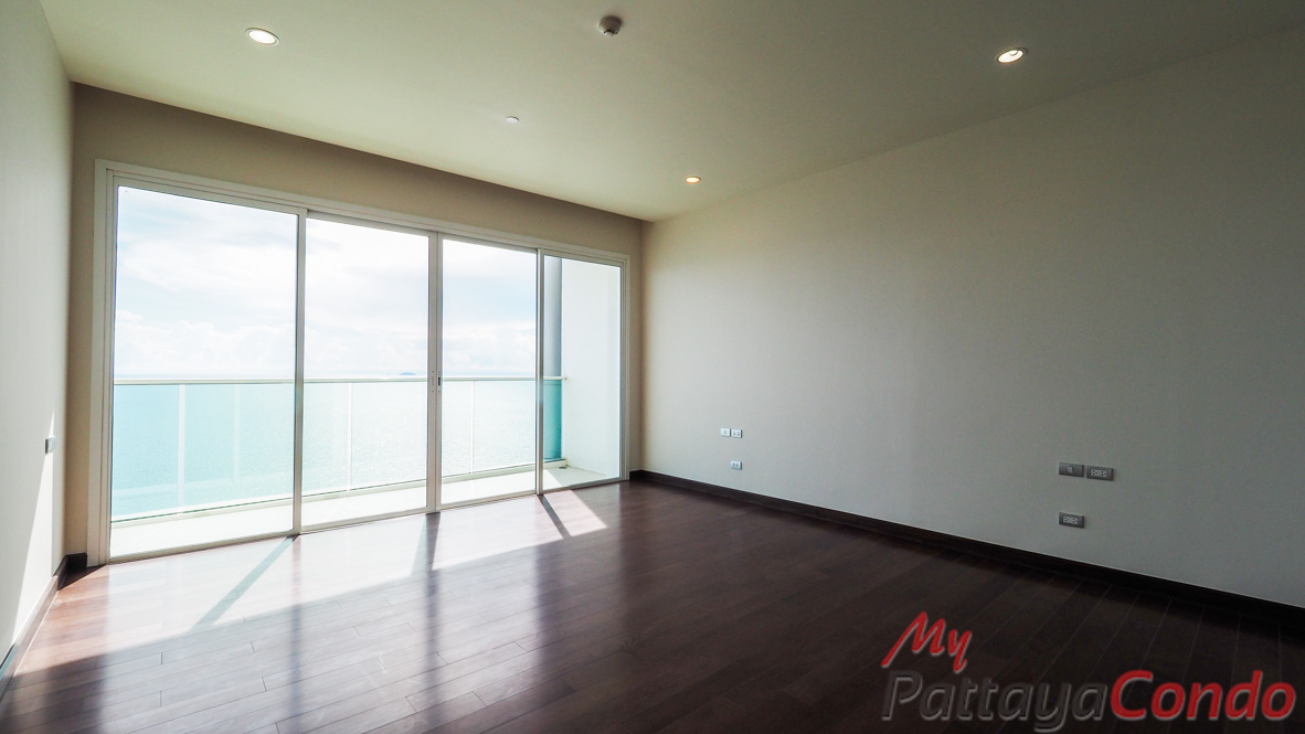 Movenpick White Sand Beach Condo Pattaya For Sale - MWS04