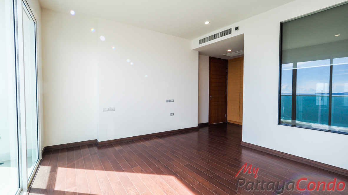 Movenpick White Sand Beach Condo Pattaya For Sale - MWS04
