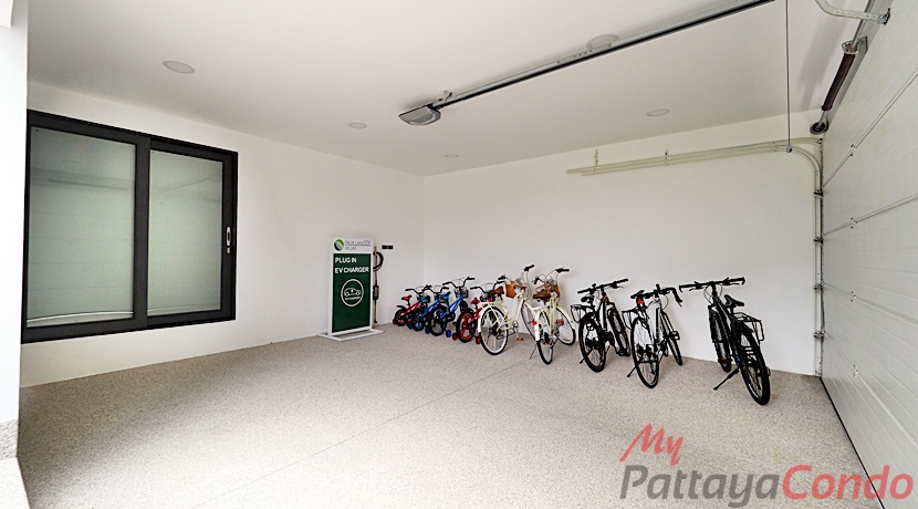 Palm Lakeside Pattaya Villa For Sale East Pattaya - HEPLP01