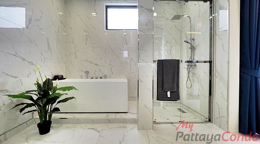 Palm Lakeside Pattaya Villa For Sale East Pattaya - HEPLP01-15