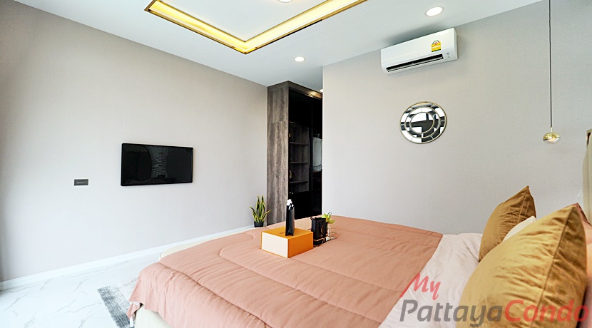 Palm Lakeside Pattaya Villa For Sale East Pattaya - HEPLP01-21