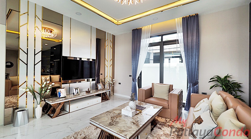 Palm Lakeside Pattaya Villa For Sale East Pattaya - HEPLP01