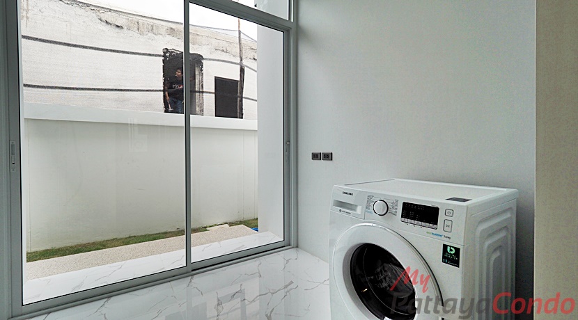 Palm Lakeside Pattaya Villa For Sale East Pattaya - HEPLP01