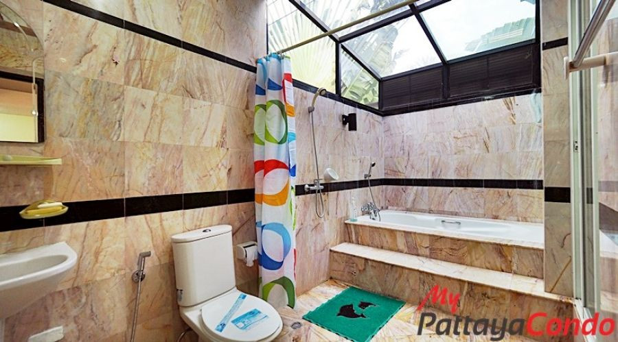 Paradise Villa 3 Village East Pattaya House For Sale - HEPRV301