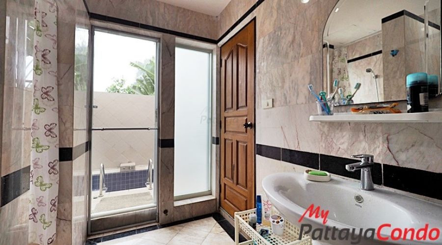 Paradise Villa 3 Village East Pattaya House For Sale - HEPRV301