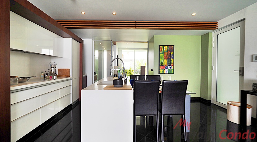 Pure Na-Jomtien Beachfront Condo Pattaya For Sale - PURE02