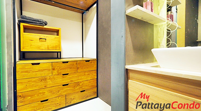 Riviera Wong Amat Condo For Sale - RW37