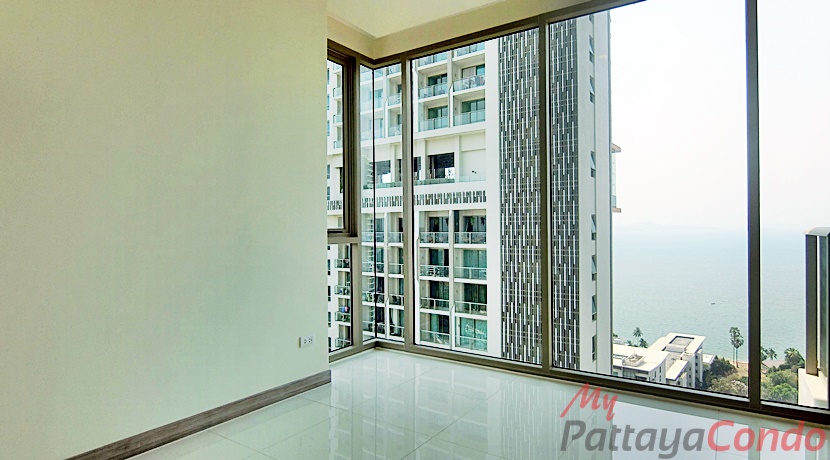Riviera Wong Amat Condo For Sale - RW52