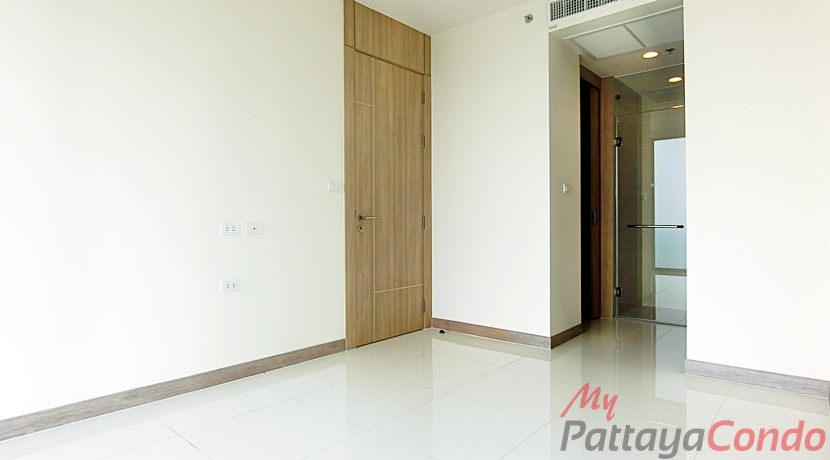Riviera Wong Amat Condo For Sale - RW52