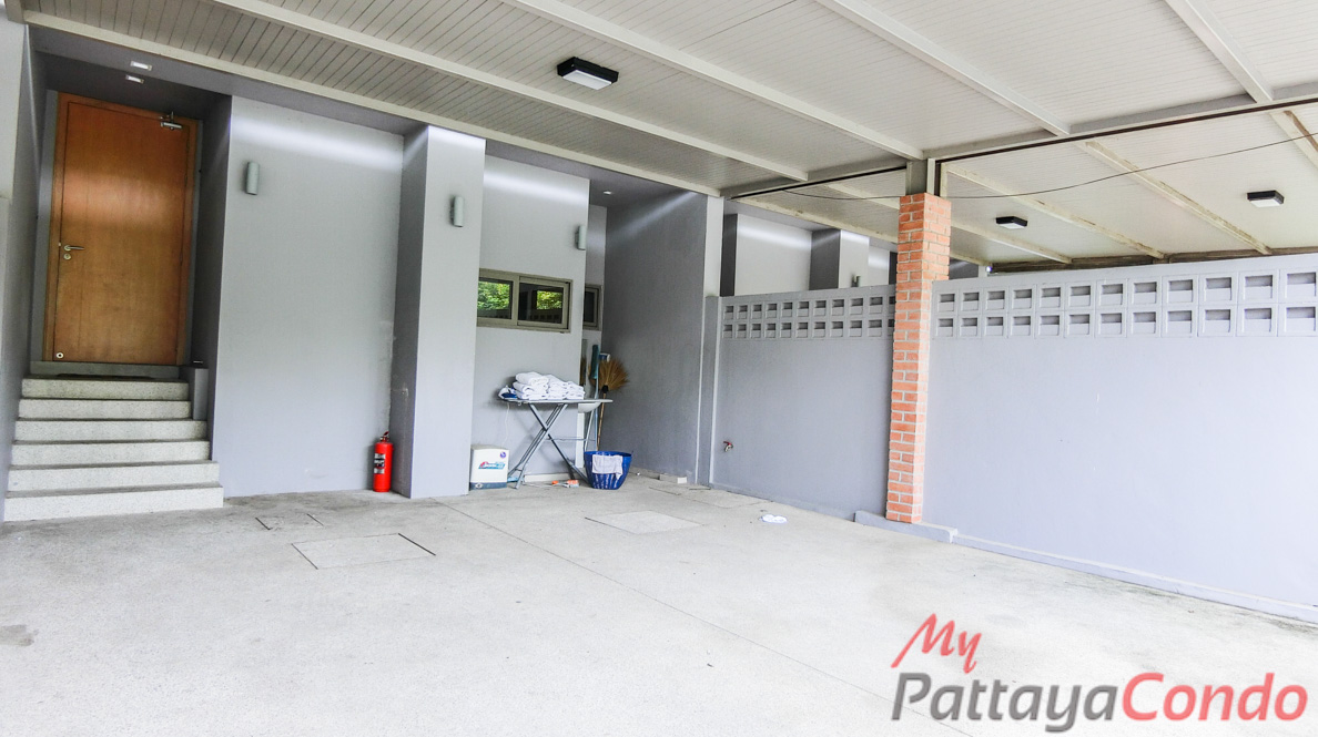 Sandbox Beachfront Villa East Pattaya Townhouse For Sale - HESB01