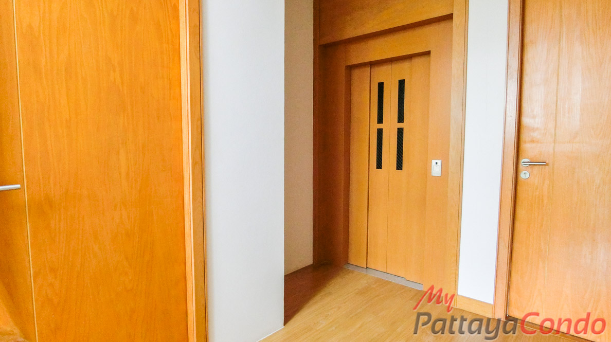 Sandbox Beachfront Villa East Pattaya Townhouse For Sale - HESB01