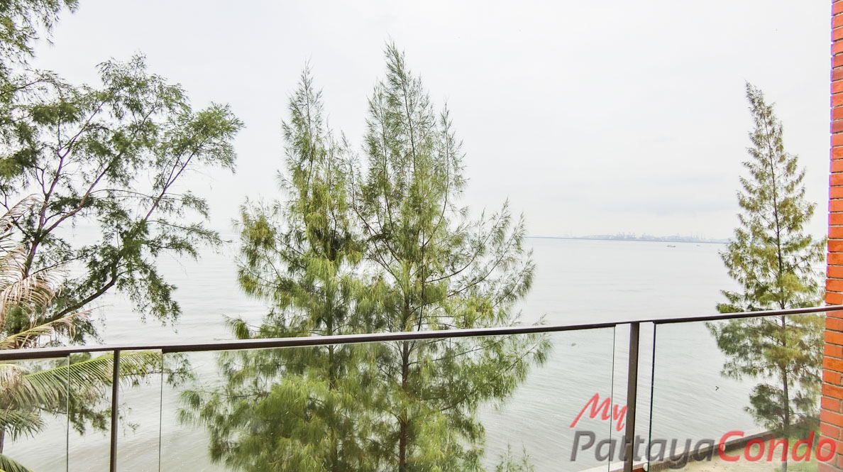 Sandbox Beachfront Villa East Pattaya Townhouse For Sale - HESB01