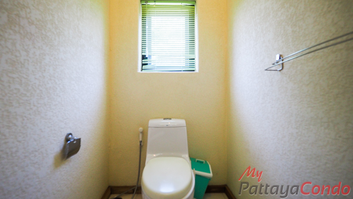 Santa Maria East Pattaya Townhouse For Sale - HESM03