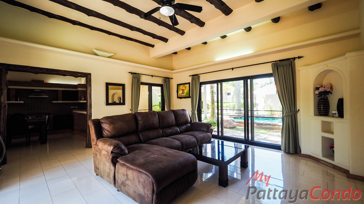 Santa Maria East Pattaya Townhouse For Sale - HESM03-8