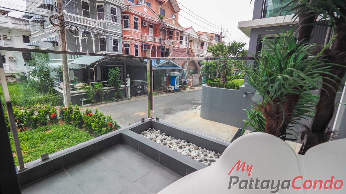 Siam Oriental Star Pattaya Condo For Sale - SOSP01