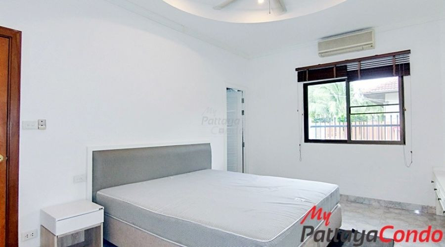 Swiss Paradise Village East Pattaya House For Sale - HESW01