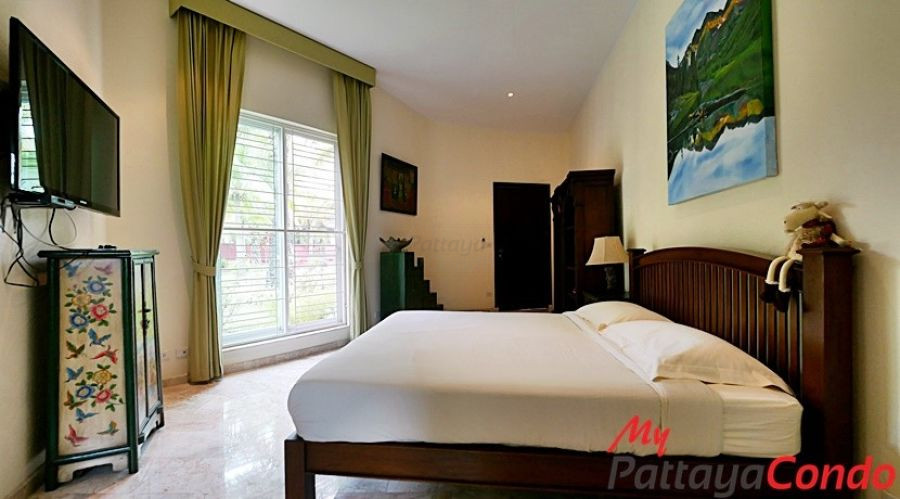 Thaily Wood Village East Pattaya Pool Villa For Sale - HETW01