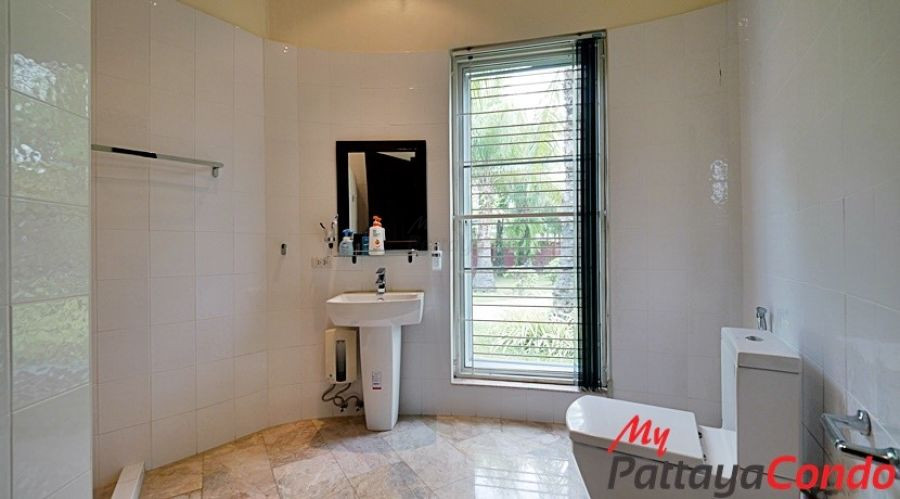 Thaily Wood Village East Pattaya Pool Villa For Sale - HETW01