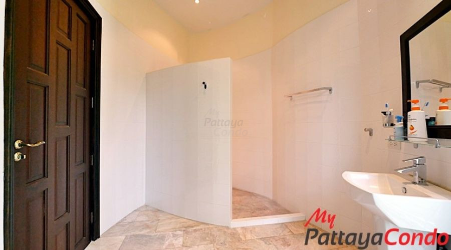 Thaily Wood Village East Pattaya Pool Villa For Sale - HETW01
