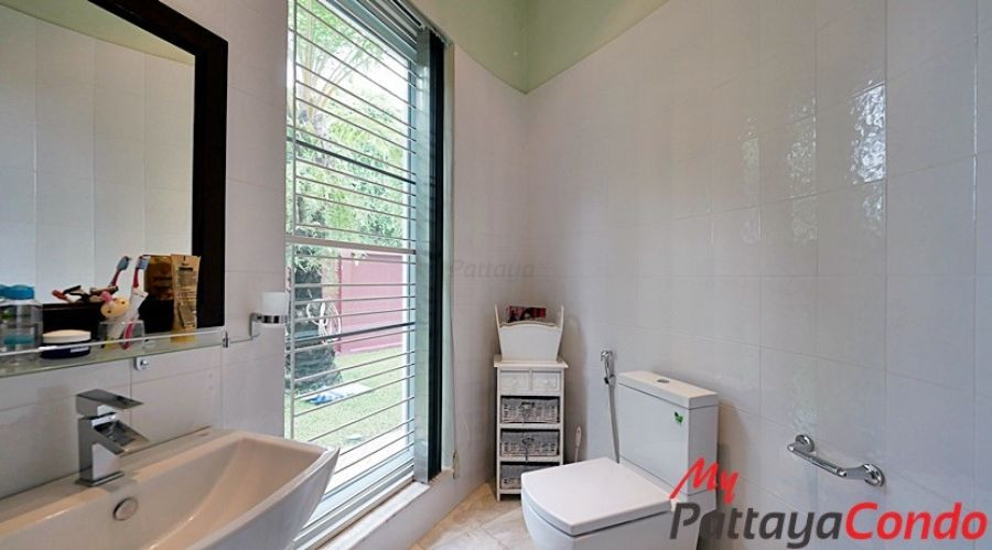 Thaily Wood Village East Pattaya Pool Villa For Sale - HETW01