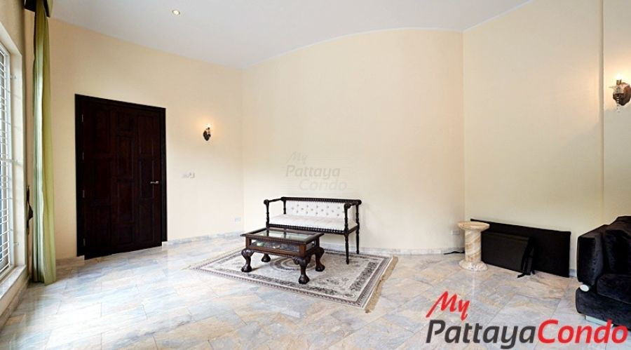 Thaily Wood Village East Pattaya Pool Villa For Sale - HETW01